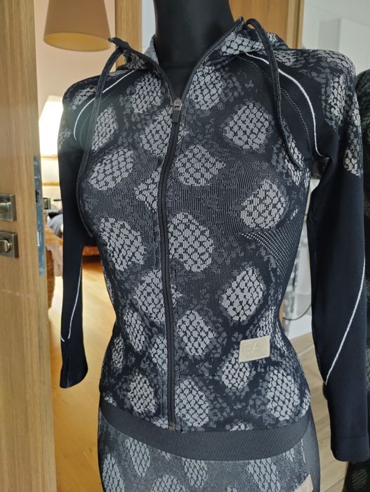 Strój treningowy/dres Armani XS