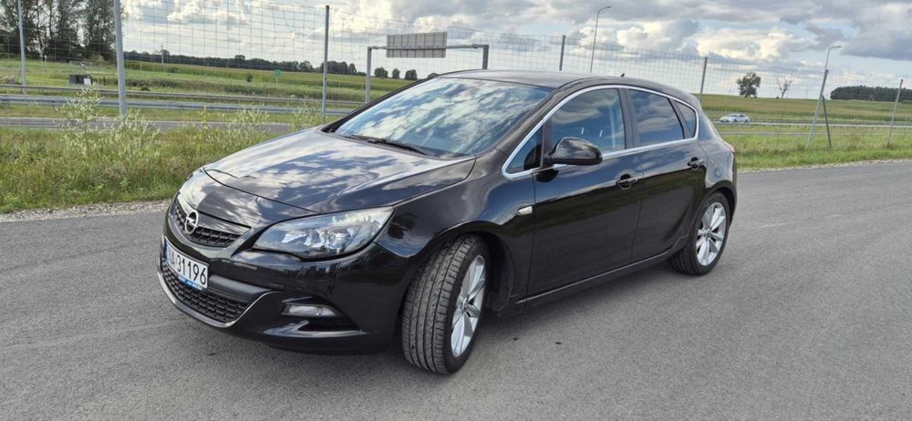 Opel Astra J 1.4 turbo 2012