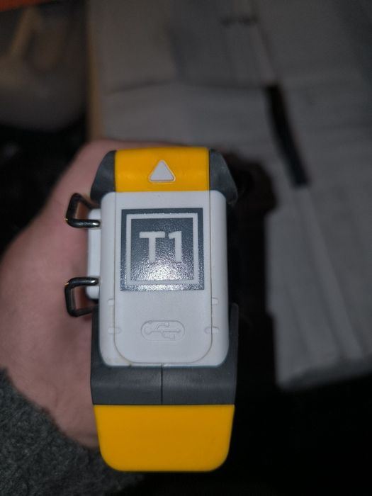 Fita métrica digital profissional Tomahawk reekon T1 como nova