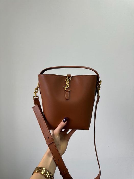 Сумка YSL Yves Saint Laurent Medium Le 37 Shiny Bucket чорна,коричнева