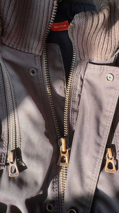 Casaco Hugo Boss Orange verde com capuz em pêlo