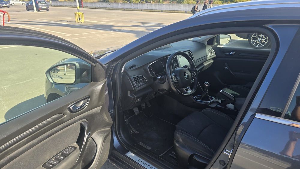Renault Mégane Sport Tourer 1.5 Blue dCi Limited — foto 6