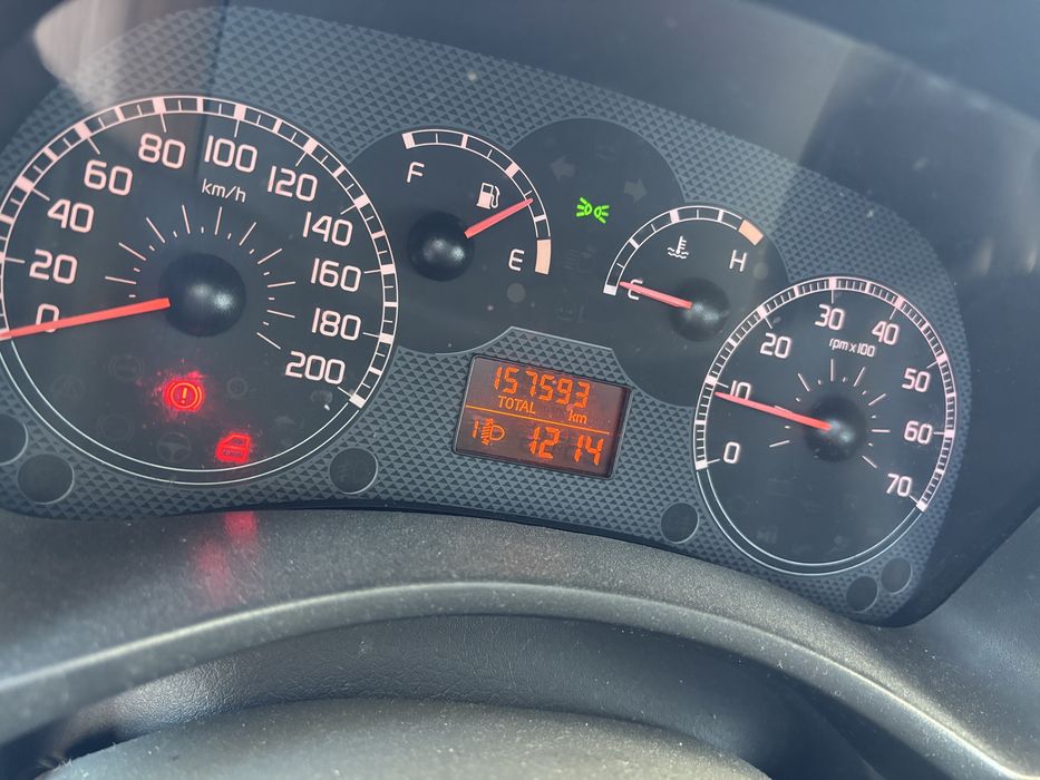 Vendo o meu Fiat Panda van ,económico e prático, ideal para o dia a dia, trabalho ou deslocações.