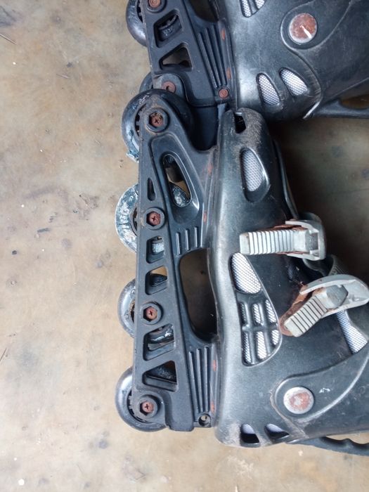 Продам одним лотом ролики взрослые 43 + 38 + защита