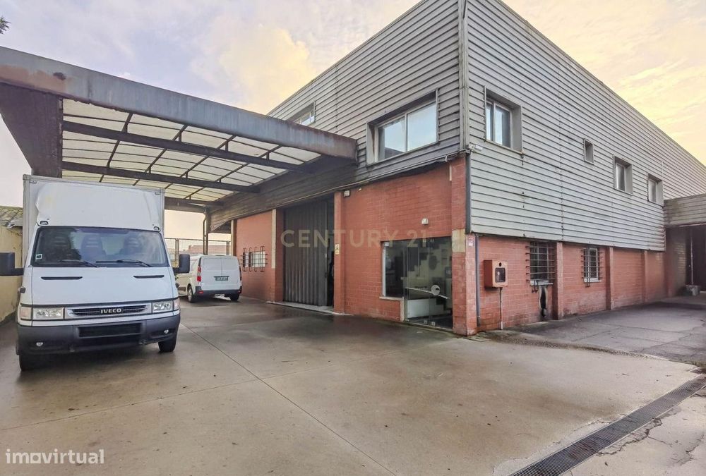 Armazém com 7m de pé direito, Arcozelo, Vila Nova de Gaia