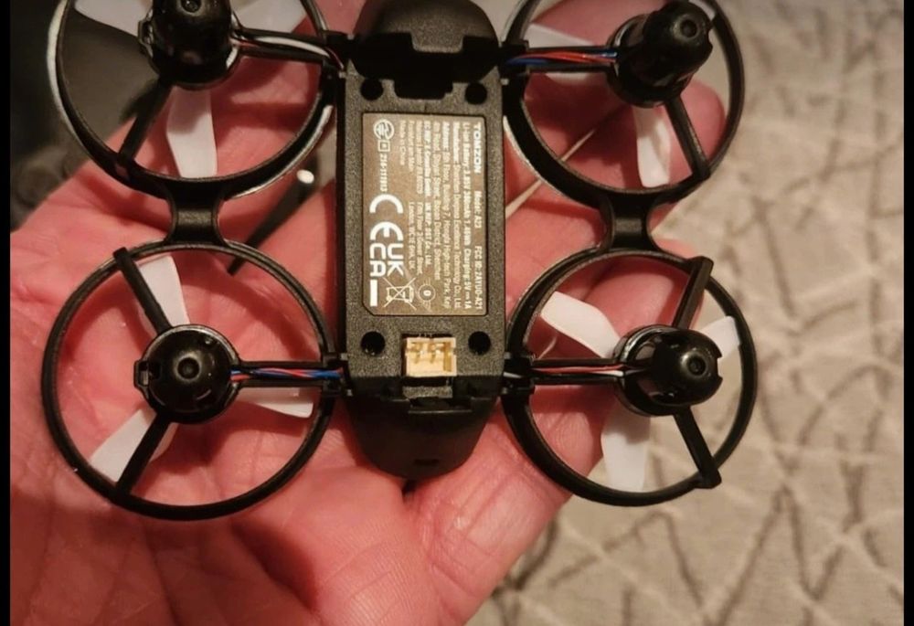 Drone Tomzon A23 novo em caixa nunca usado