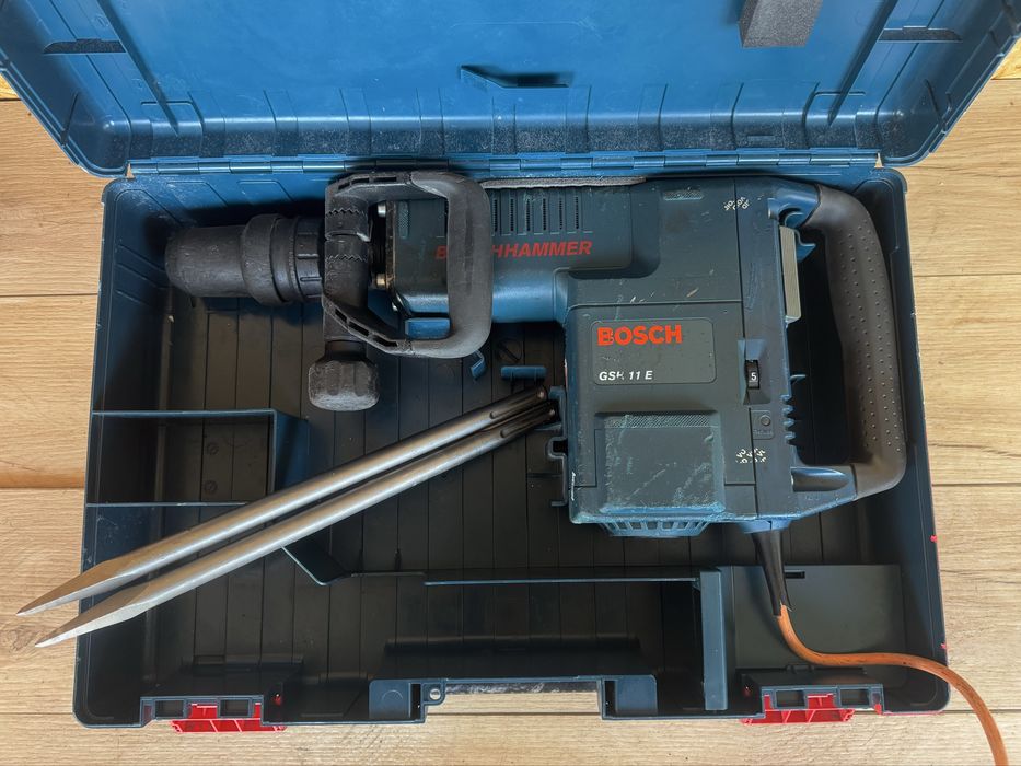 Młot Udarowy Bosch Gsh 11e zestaw Dłuta