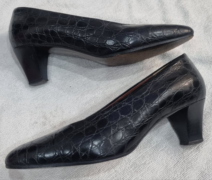 Lote de Sapatos Mulher N° 34 valor cada variado ver todas fotos