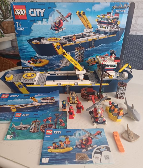 Lego City  60266
