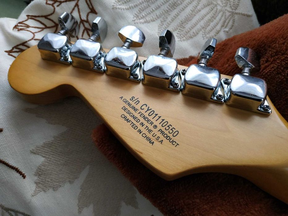 Fender Squier 20th Anniversary Stratocaster gitara