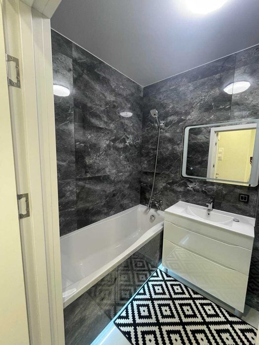 1-но кімнатна квартира з виглялом на річку. Під е-оселю можна!