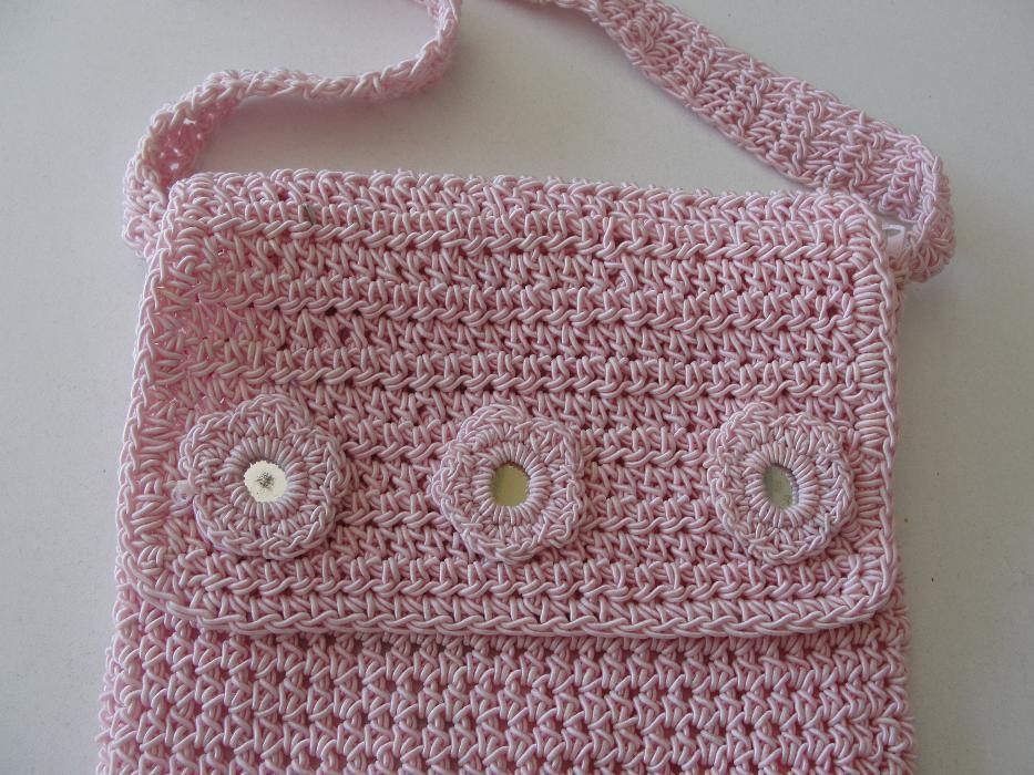 Mala de renda rosa