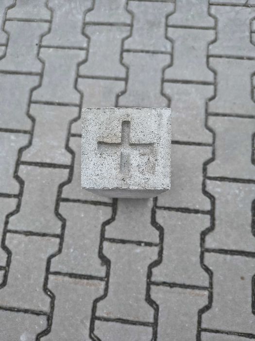 Słupki graniczne, geodezyjne, palik geodezyjny  10x10x42