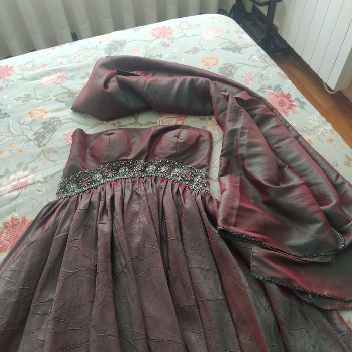 Vestido cerimónic seda selvagem 38 com encharpe