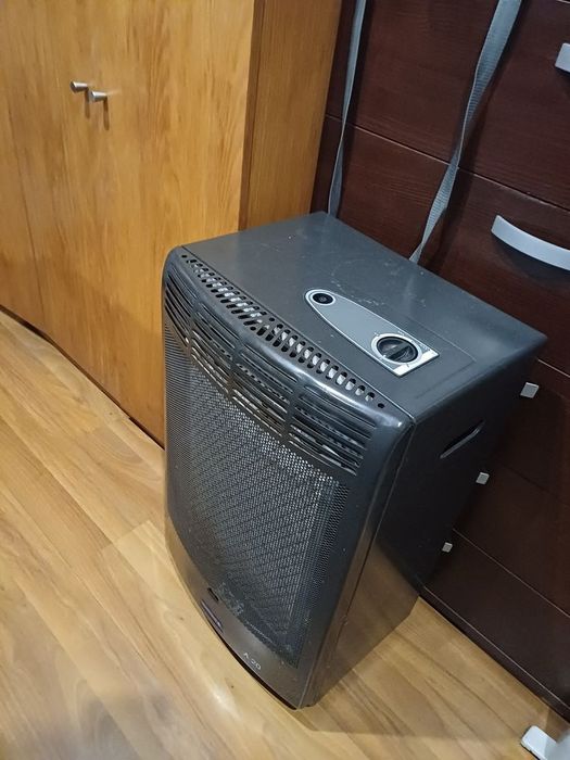 Aquecedor a gás preto