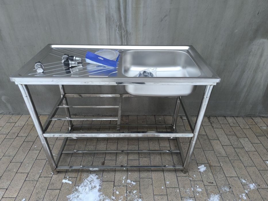 Nowy zlewozmywak gastronomiczny z półkami kranem przyłacz roboczy stół