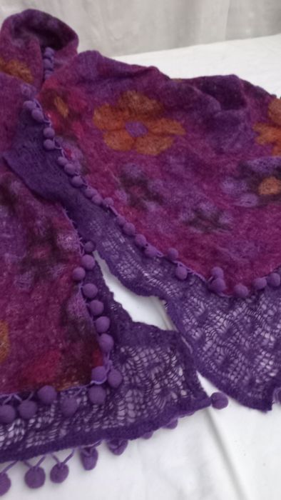 Écharpe unisexo tons roxo e laranja com berloques