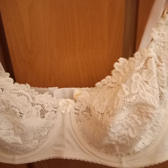 Продам бюстгальтер