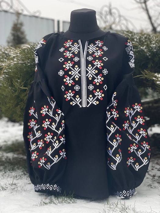 Жіноча вишиванка
