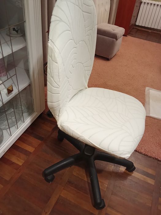 Комп'ютерне крісло без підлокотників  (не відправляю)