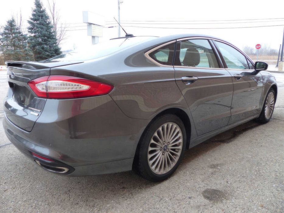 Ford Fusion Titanium      2016
