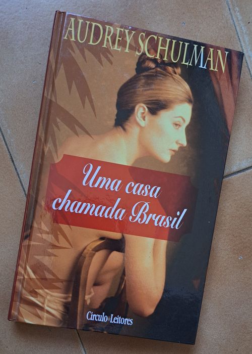 Livro "Uma casa chamada Brasil"