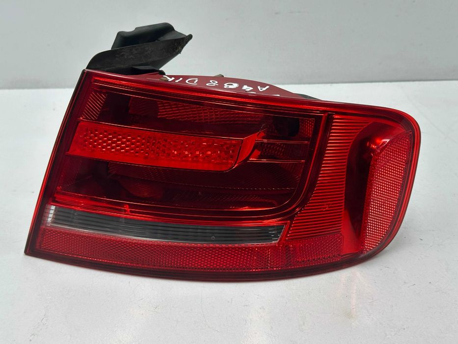 Farolim Direito - Audi A4 B8 (2008)