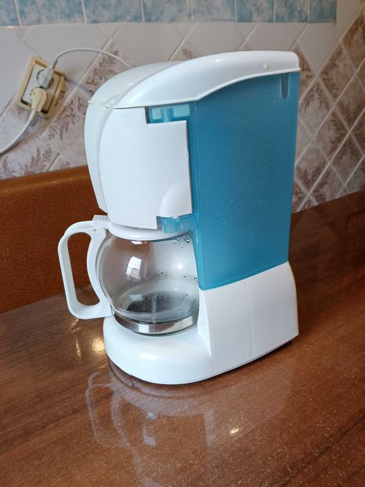 Кавоварка крапельна електрична