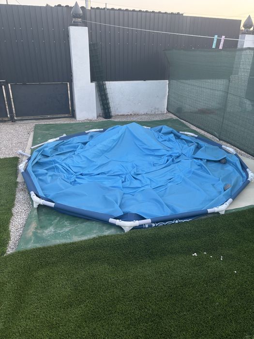 Piscina praticamente nova