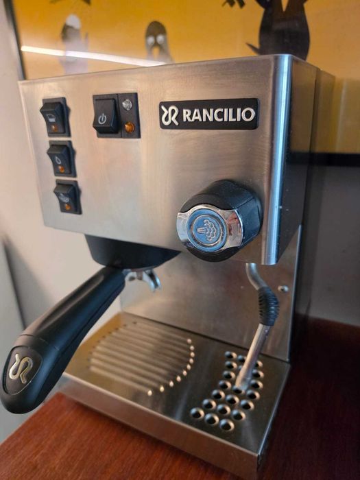 Ekspres do kawy Rancilio Silvia i młynek Rocky