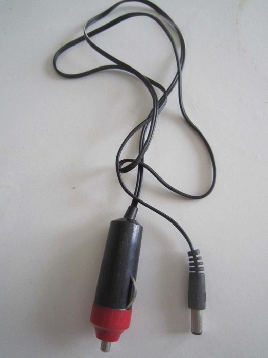 Carregador para arca frigorífica a partir de isqueiro de carro