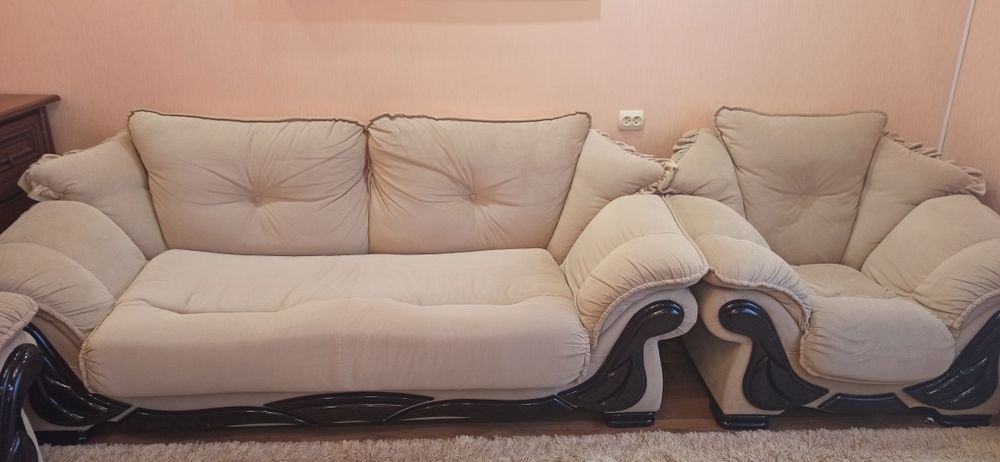 Диван з кріслами