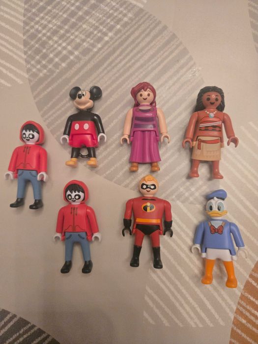 Bonecos kinder Disney