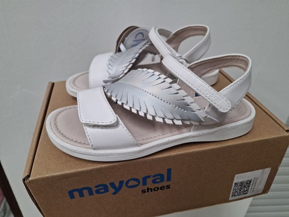 Nowe 31 białe srebrne sandały Mayoral wyjściowe eleganckie okazyjne