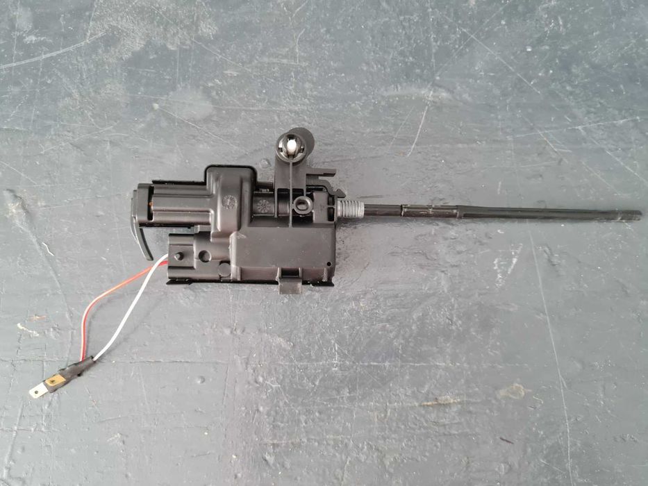 Привід замка кришки бензобака Renault Scenic 3 / Рено Сценік