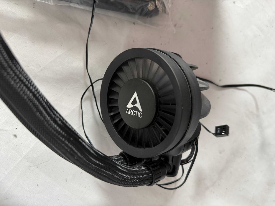 Chłodzenie wodne Arctic Liquid Freezer III 240 Black AMD