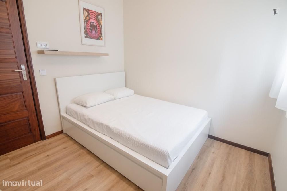 Quarto - localizado em Vila nova de gaia