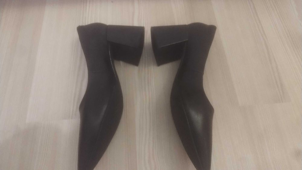 Buty na obcasie czarne