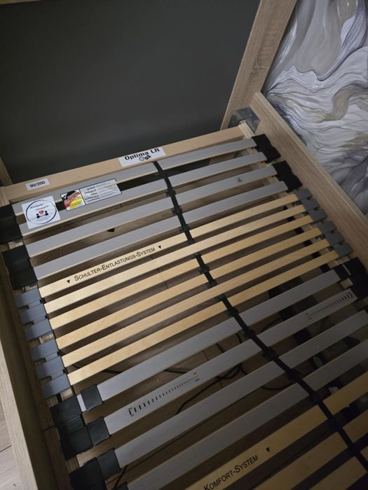 Łóżko ze stelażem elektrycznym, regulowane