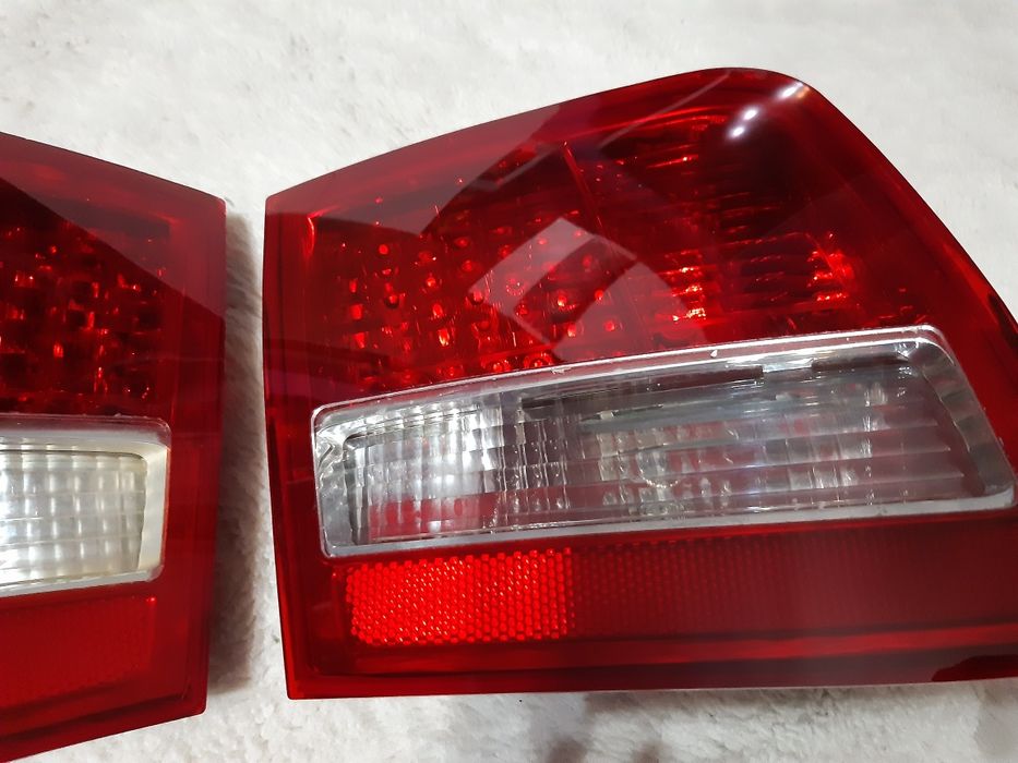 Lampy Audi A8 D3 tył klapa przedlift