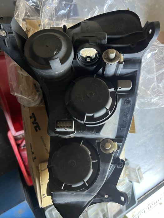 Óticas/Farois  opel combo ano 2007 como novas