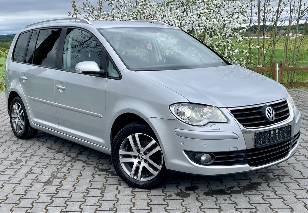 Volkswagen Touran 2.0TDI 2009 Rok