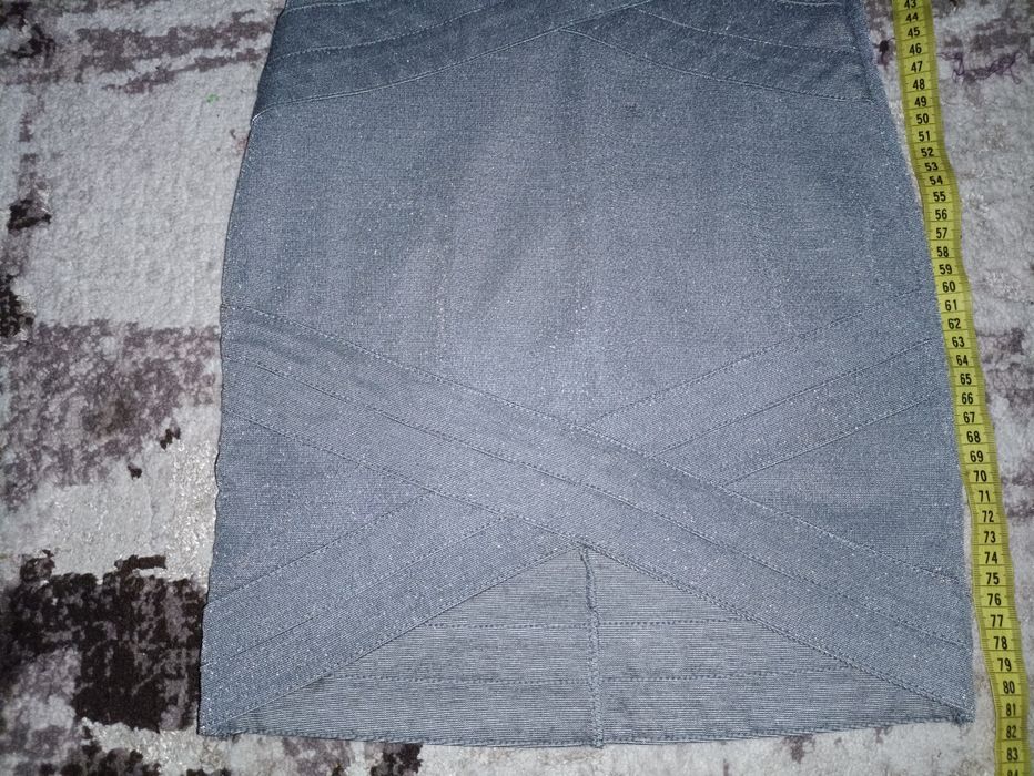 Sukienka xs z połyskującą nitką