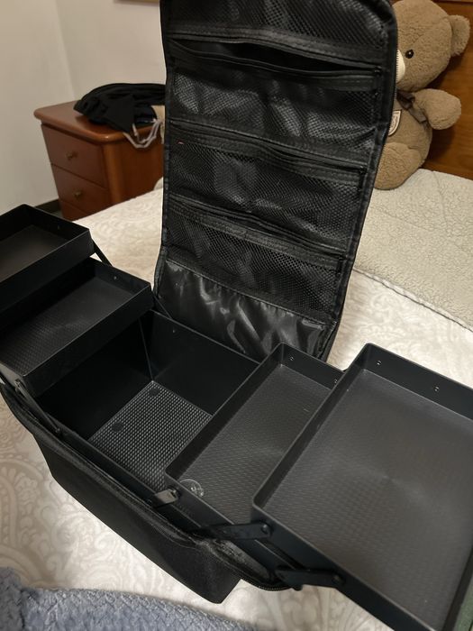 Mala para maquilhagem/unhas