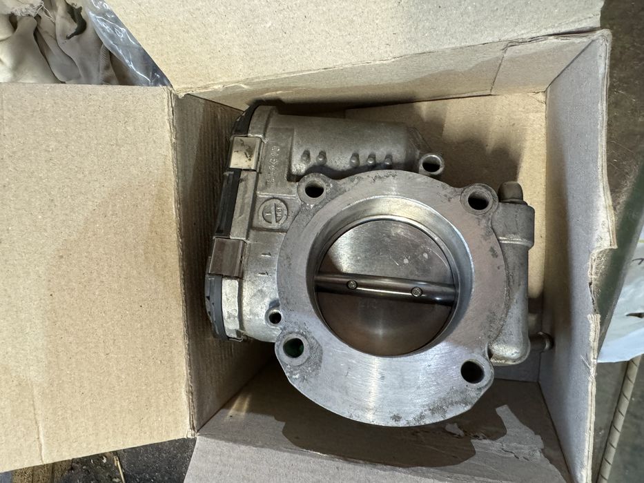 Дроссельная заслонка в сборе 35100 25400 Hyundai/Kia