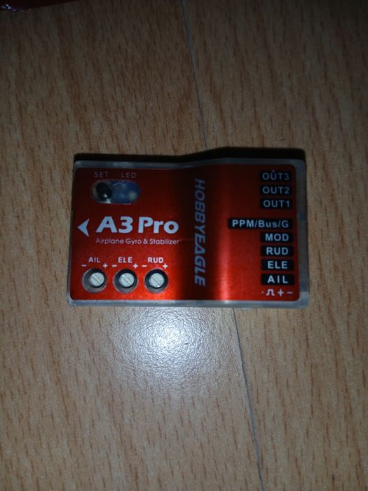 System stabilizacji lotu samolotów RC