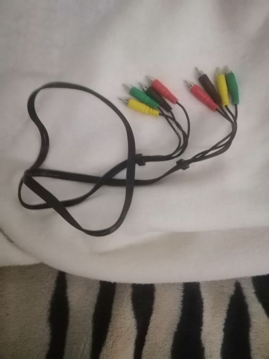 Кабель 4 тюльпана для видео плеера