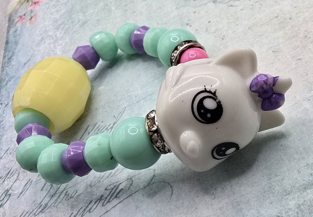 Kotek z kokardką zabawna urocza bransoletka bransoleta kryształki y2k