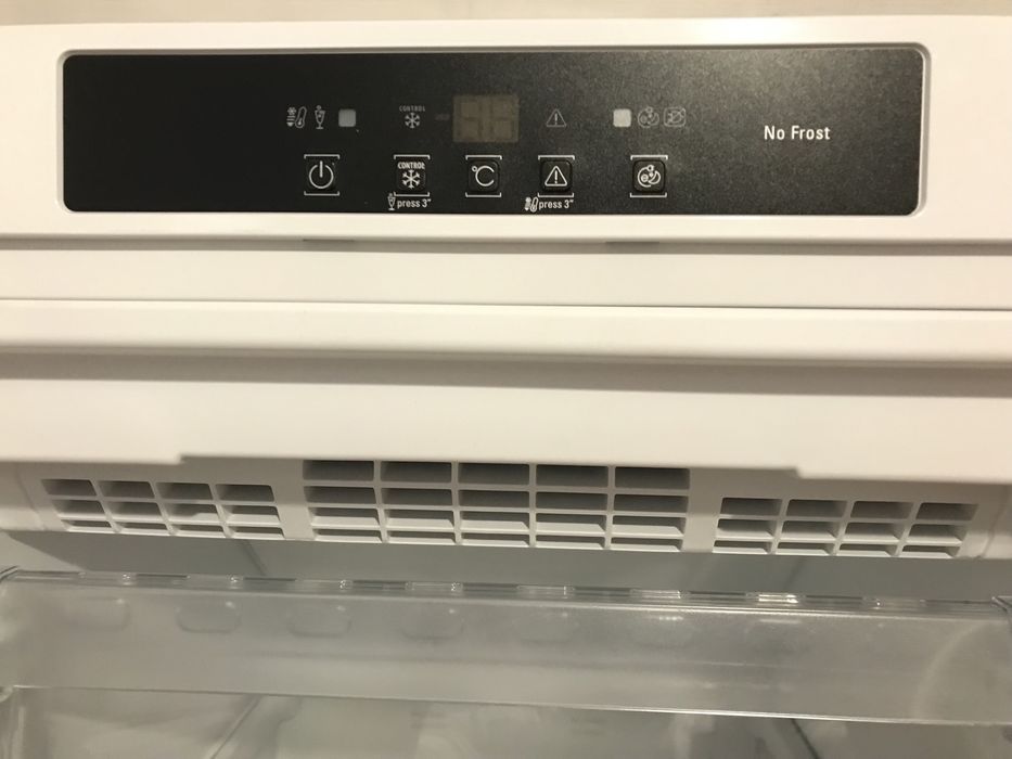 Морозилка Bauknecht , no frost,