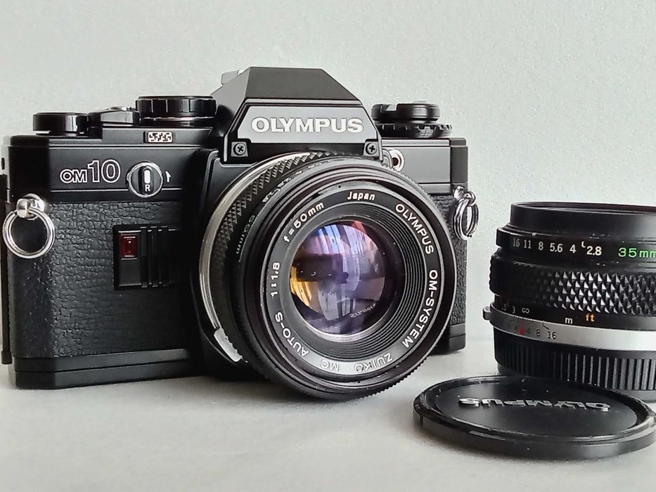 Olympus OM-10 black body 50mm 1.8, 35mm 2.8